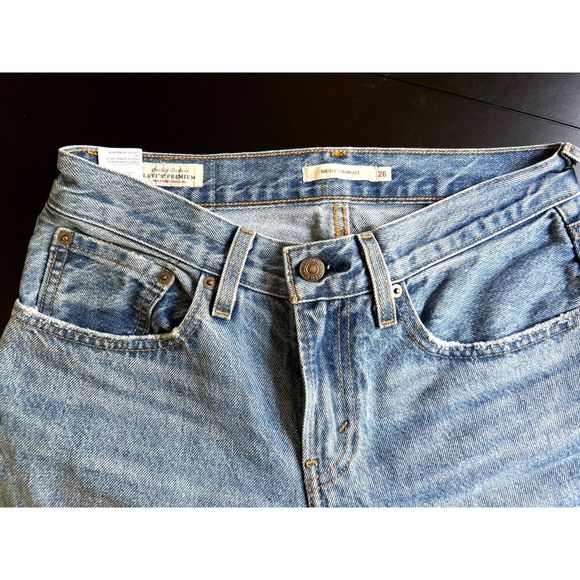 Levis Women Middy Straight Jeans, Washed Black, Size W26, red tab, zip fly - Picture 4 of 14